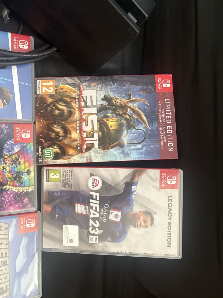 Nintendo switch, допълнителен джойстик и 5 игри