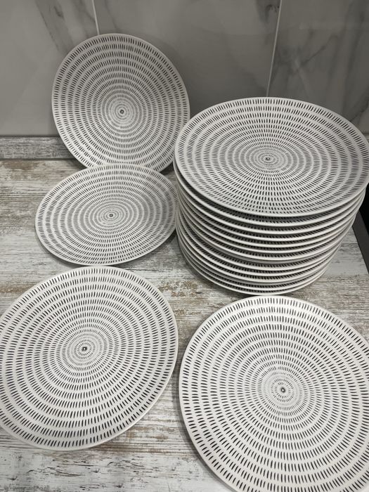 Современные красивые раздаточные тарелки -18 штук