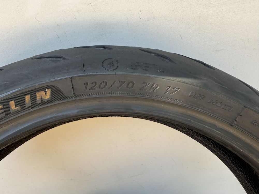 120/70/17 Michelin road 5 dot 2021