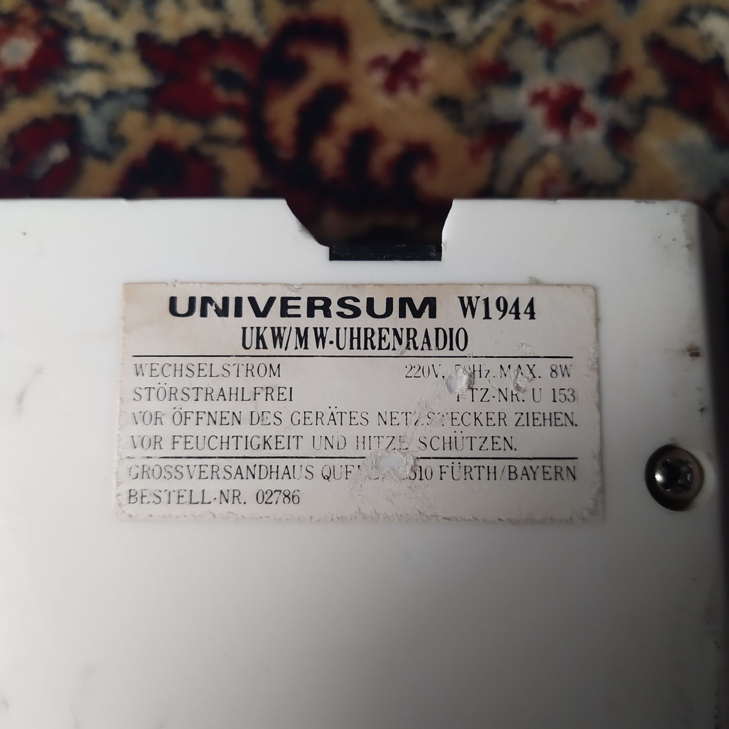 Radio ceas de colecție Universum W1944