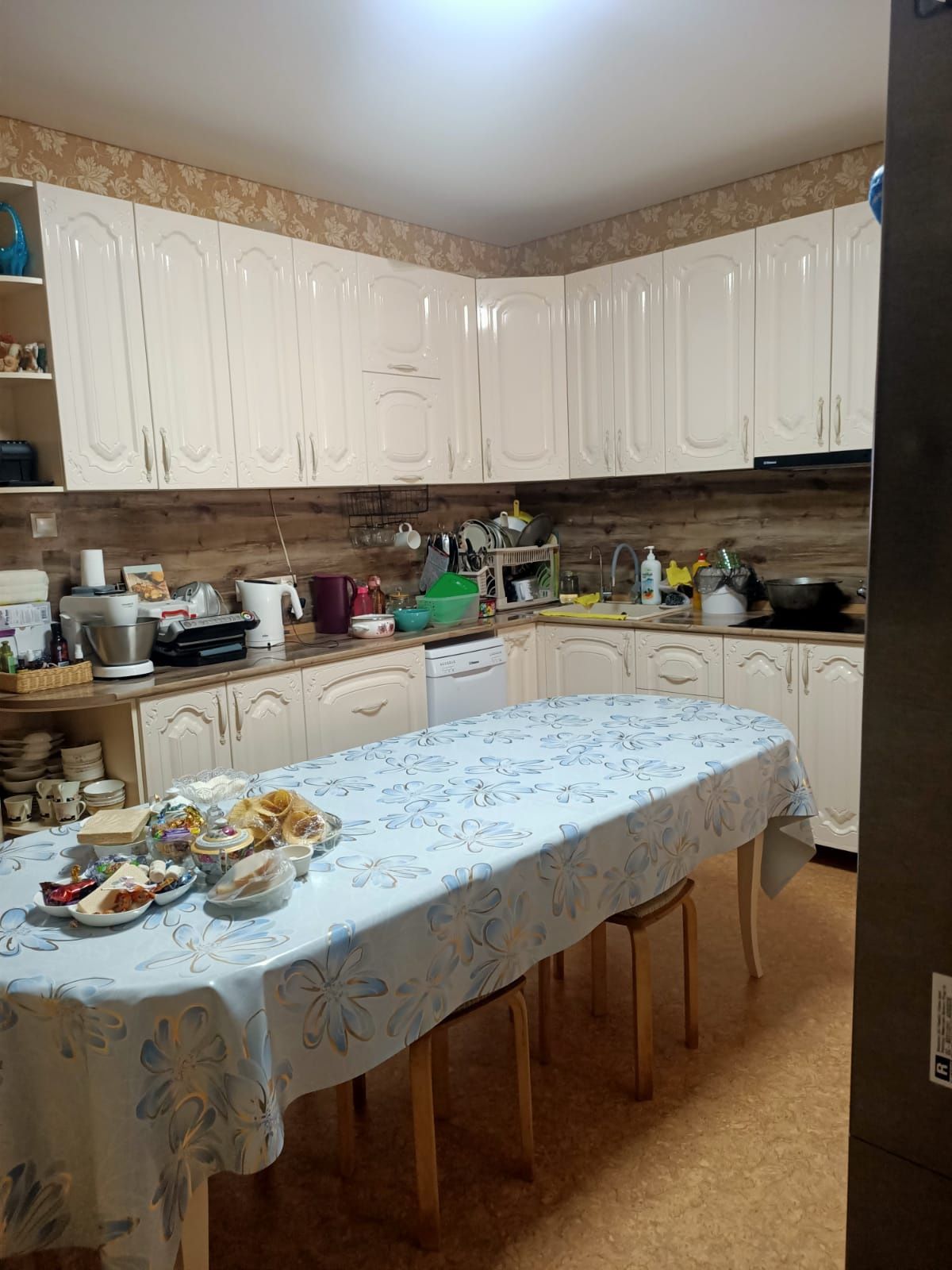 Продаётся благоустроенный 2х этажный коттедж