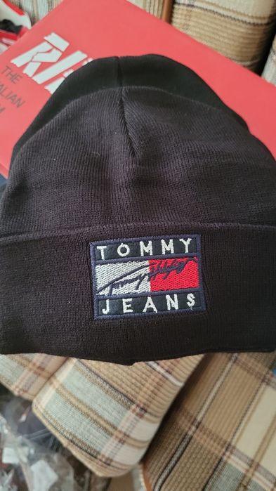 Caciuli hugo boss, Tommy H