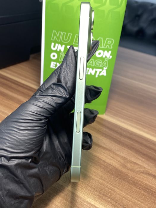 iPhone 17 • 256 GB • Sage