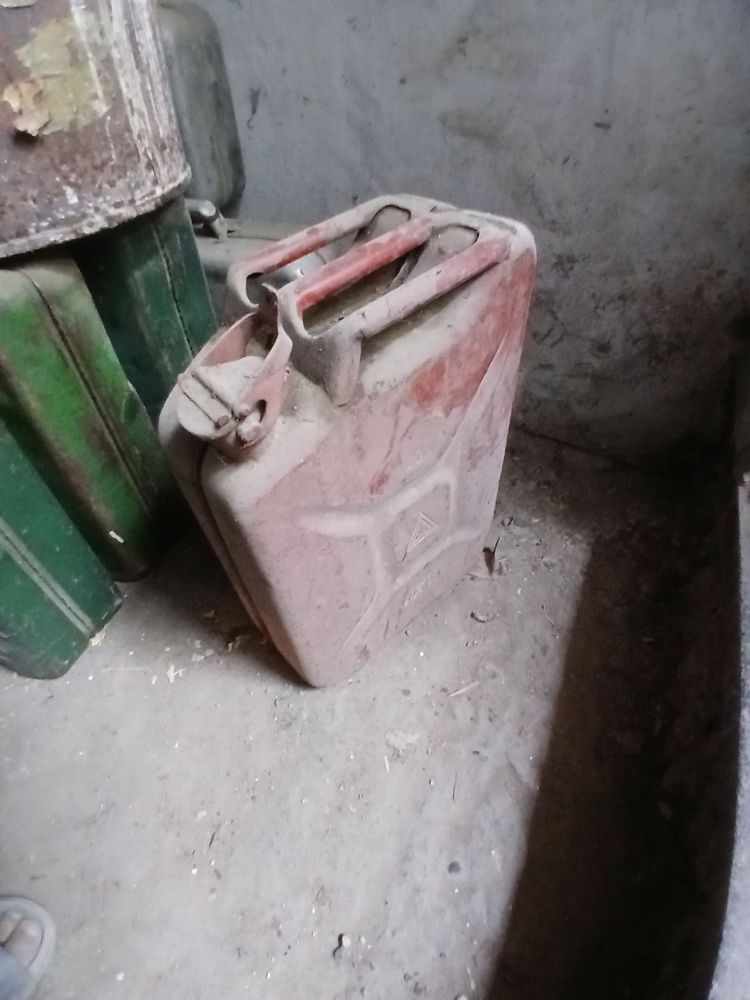 Ishlatilgan buyumlar kelishilgan narxda xolati yaxshi