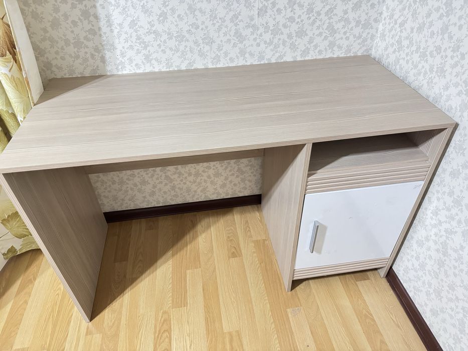 Продам письменный стол