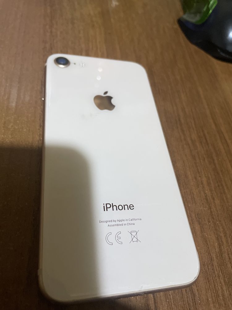 Iphone 8 64g, в хорошем состоянии