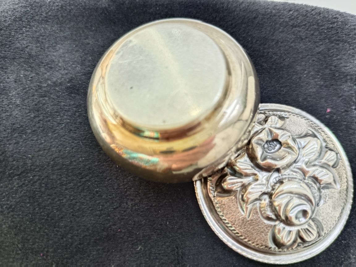 Продам  шкатулка,из серебра и золота 750 пробы , советских времён