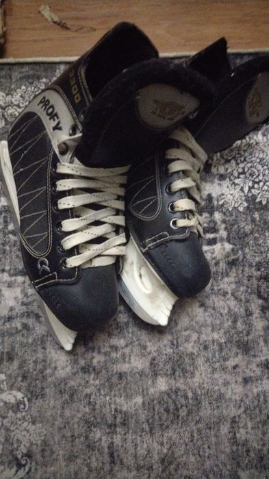 Коньки сатам срочно