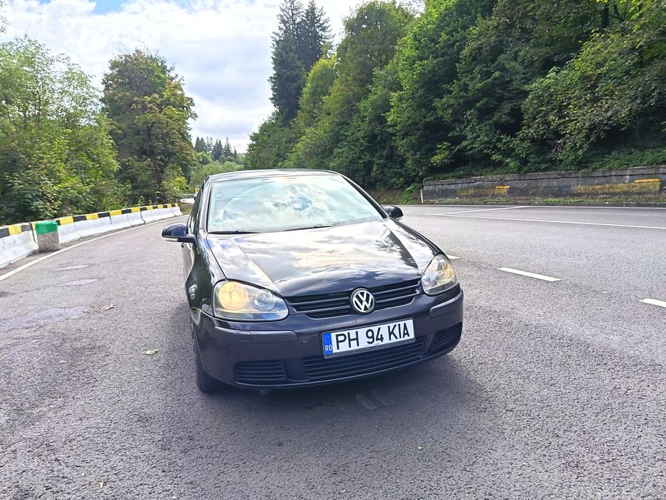 Vând Volkswagen Golf V 1.6 115 CP