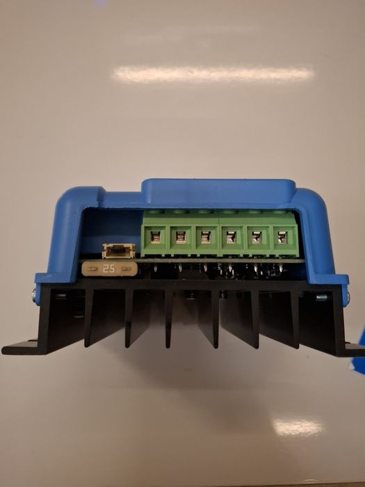 Контролер Victron SmartSolar MPPT