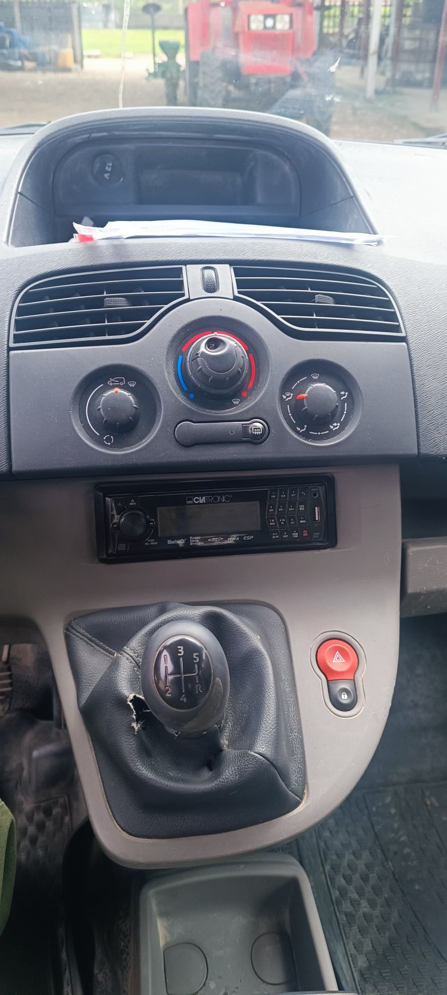 Vind Renault kangoo an 2012