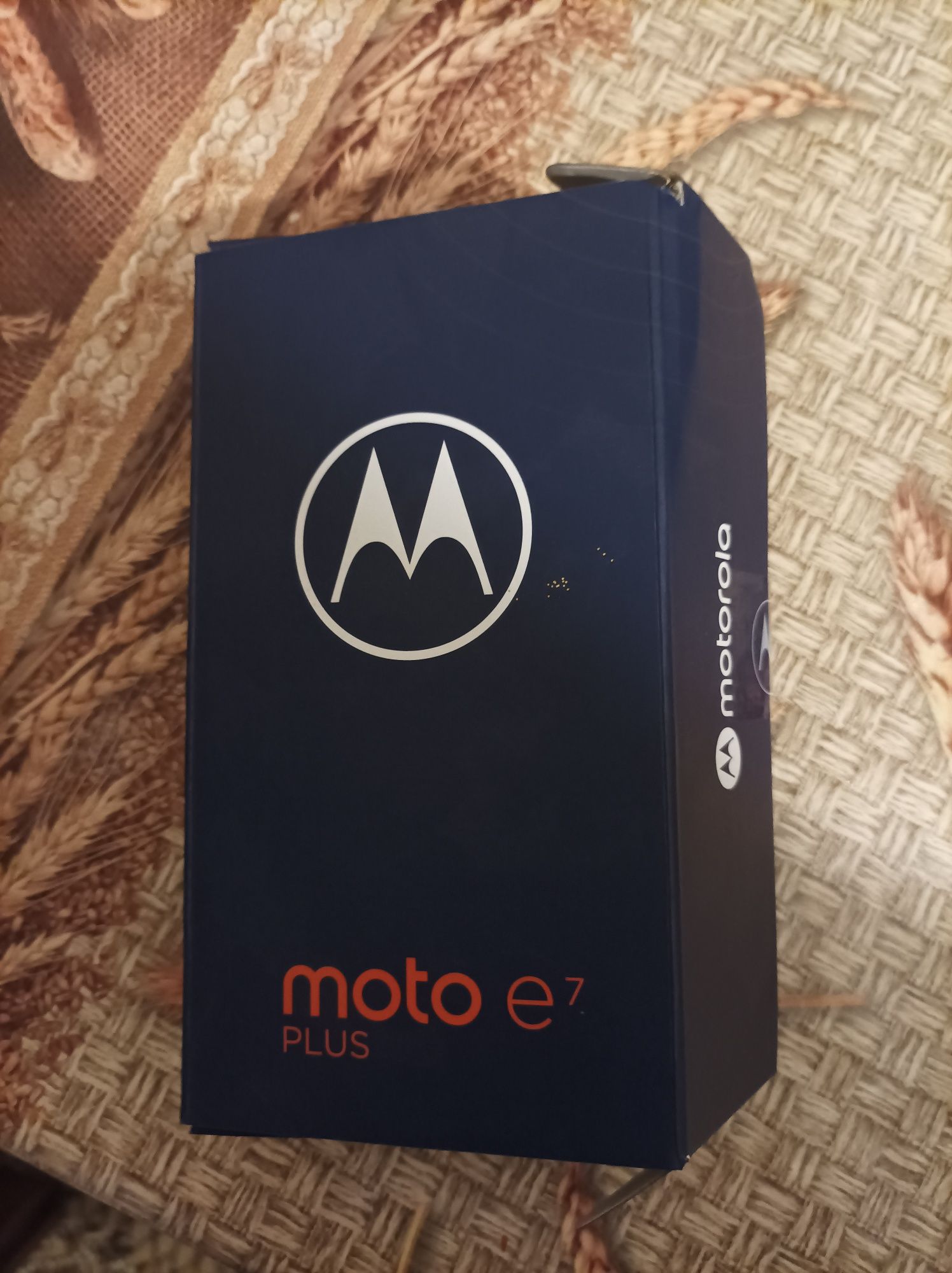 Vand telefon Motorola E7+ cu display spart