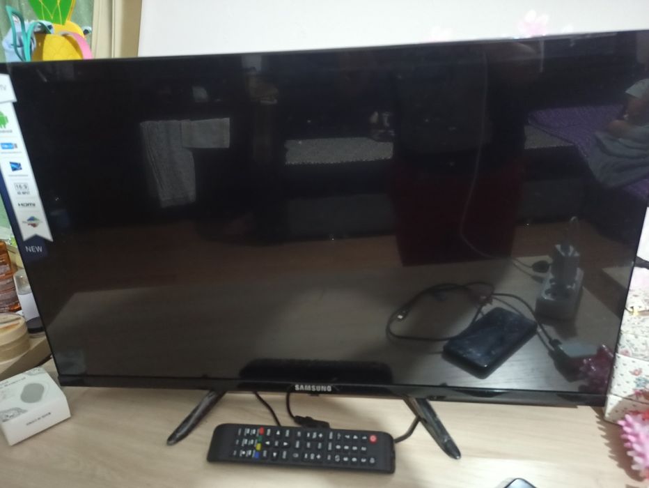 Продам телевизор Samsung smart tv