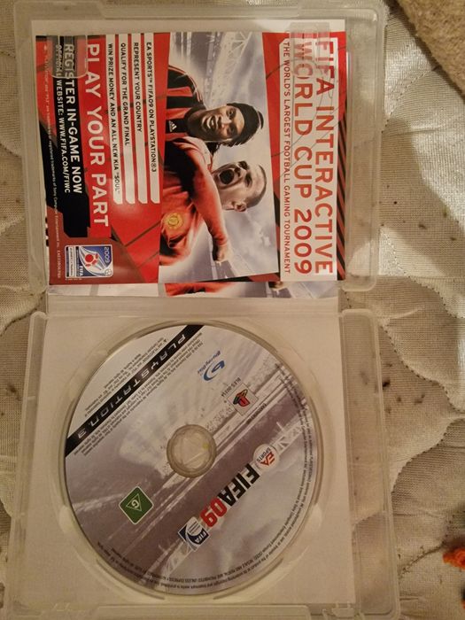 Playstation 3 Slim + 6 игри и dualshock 3