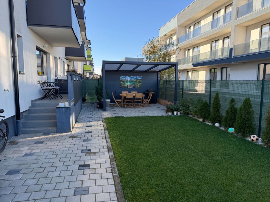 Vand apartament cu gradina - Selimbar