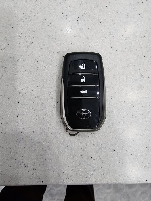 Оригинальные ключи на камри 55