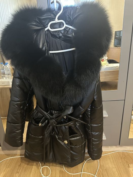 Яке шушляк с многооо богата качулка от естествен косъм лисица