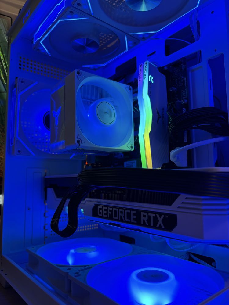 Бял Геймърски компютър i3 13100, RTX3060Ti, 16ram, 512 Ssd , 700W