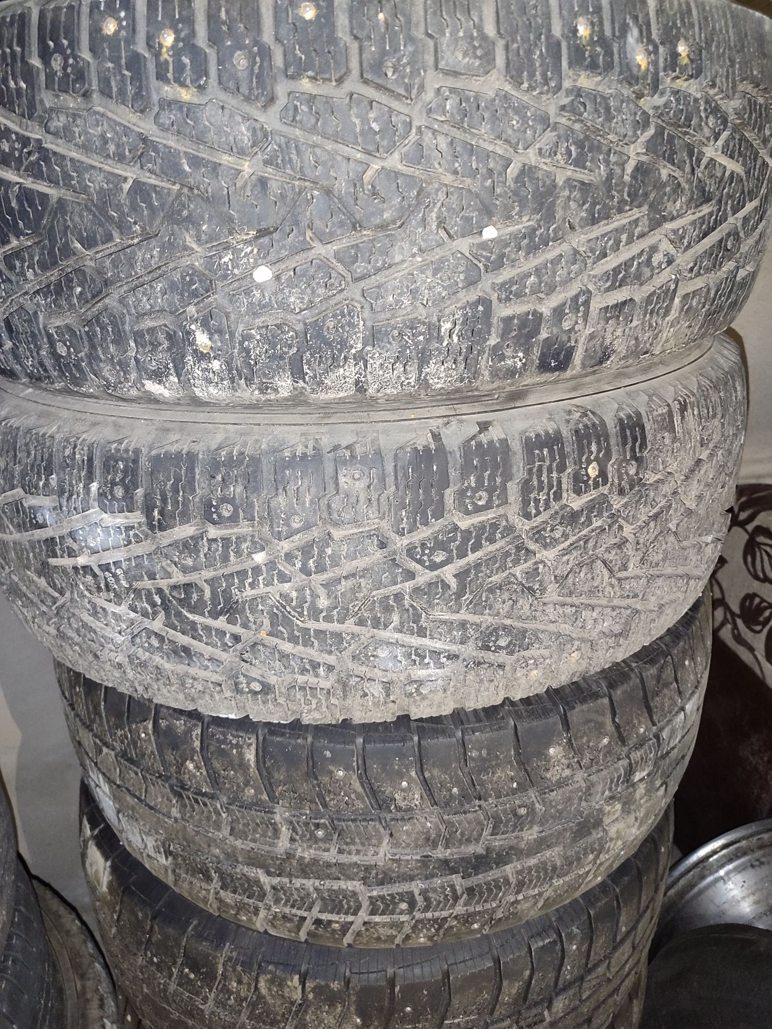 продам шины 2 комплекта