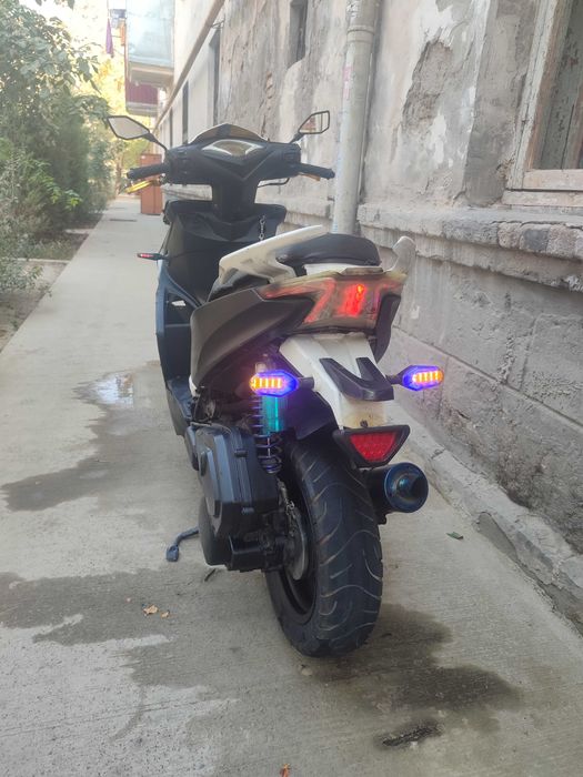Скутер италия r2