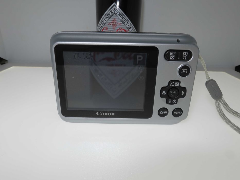 Canon PowerShot A800 страхотен малък фотоапарат 10 MP работи отлично