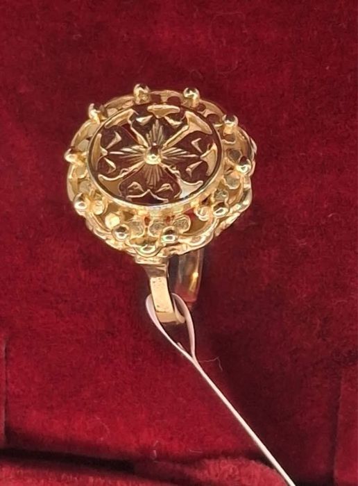 Златен пръстен 6.61 гр. 1045 лв. 55 рр