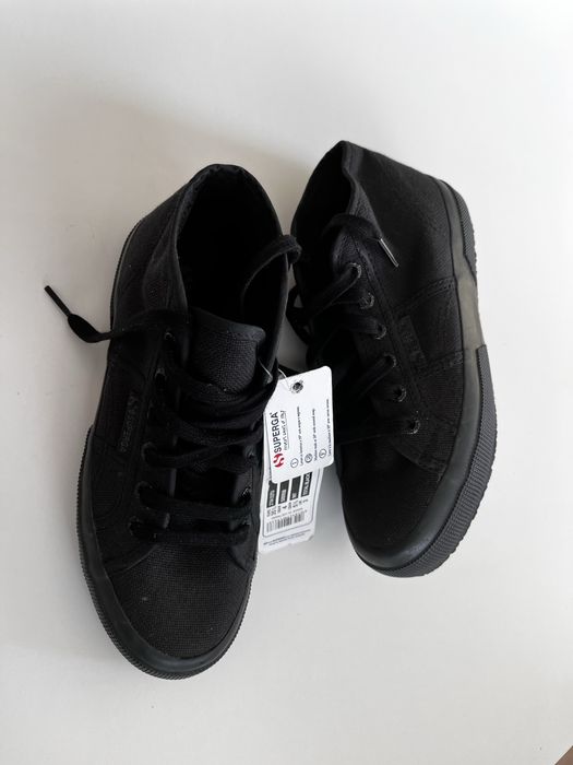 Спортни обувки Superga