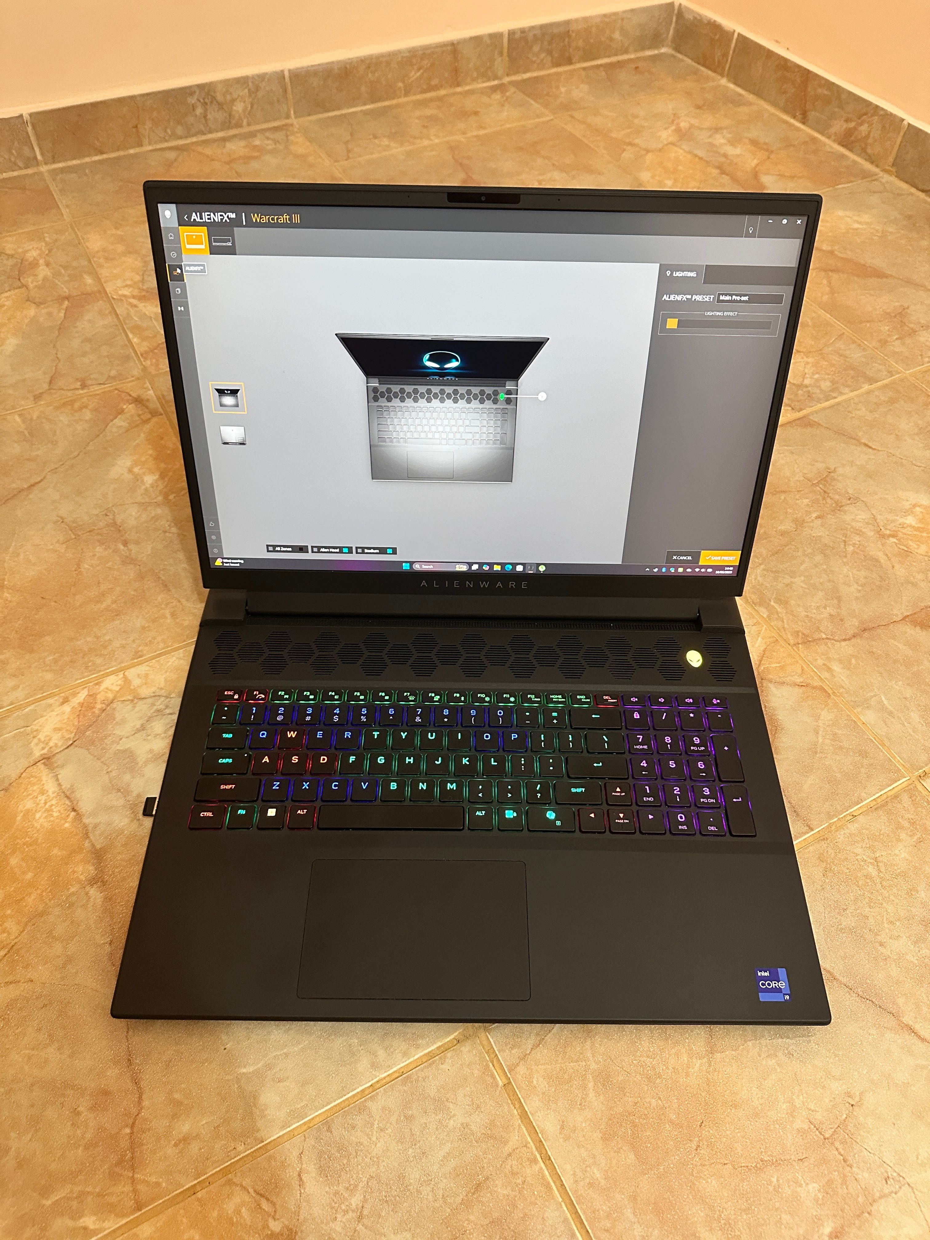 Alienware M18 RTX4090 Лаптоп