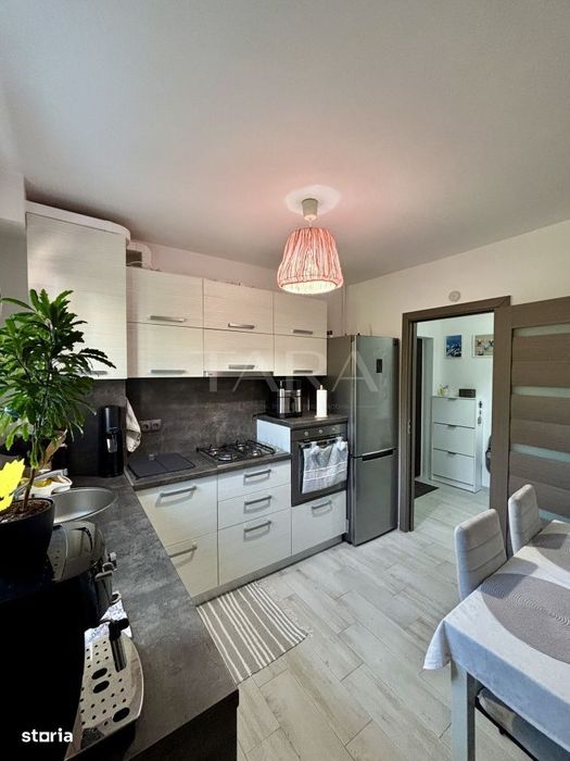 Vanzare apartament cu 3 camere in Gheorgheni zona hotel Royal