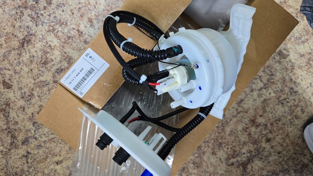 Топливный насос оригинал на bnw F10,bmw 530,bmw 520,bmw 535