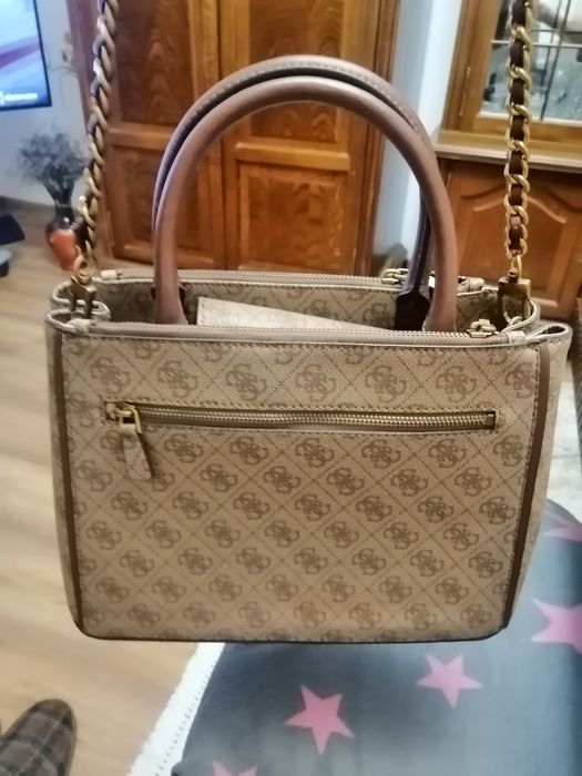 Poșetă Guess model deosebit
