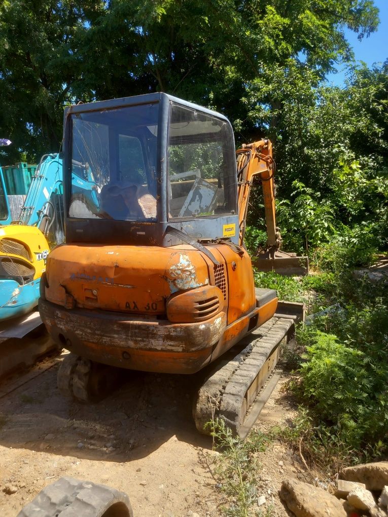 Vând Miniexcavator Airman AX30