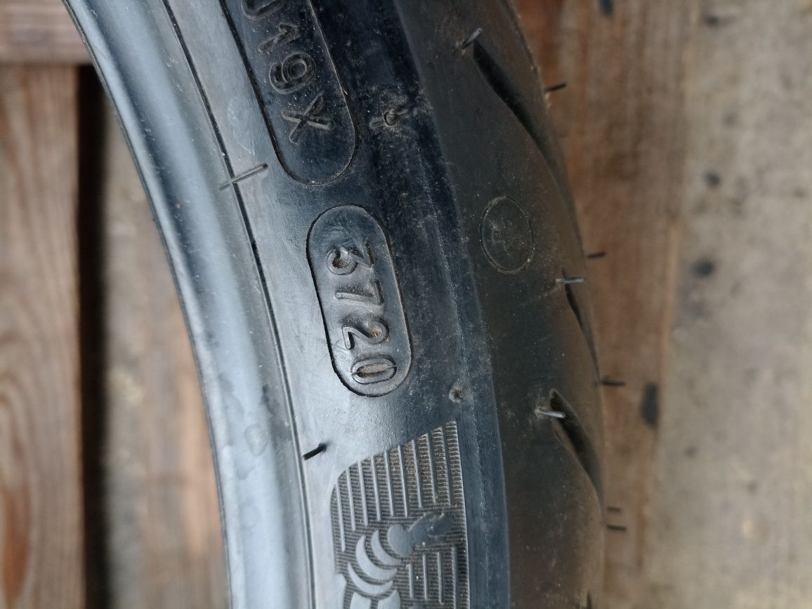 O anvelopa de fata NOUA Michelin 110/70 B17 dot 3720