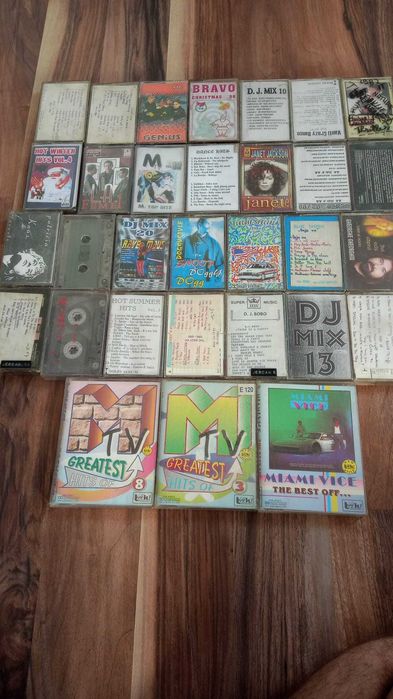 Vând casete pentru casetofon