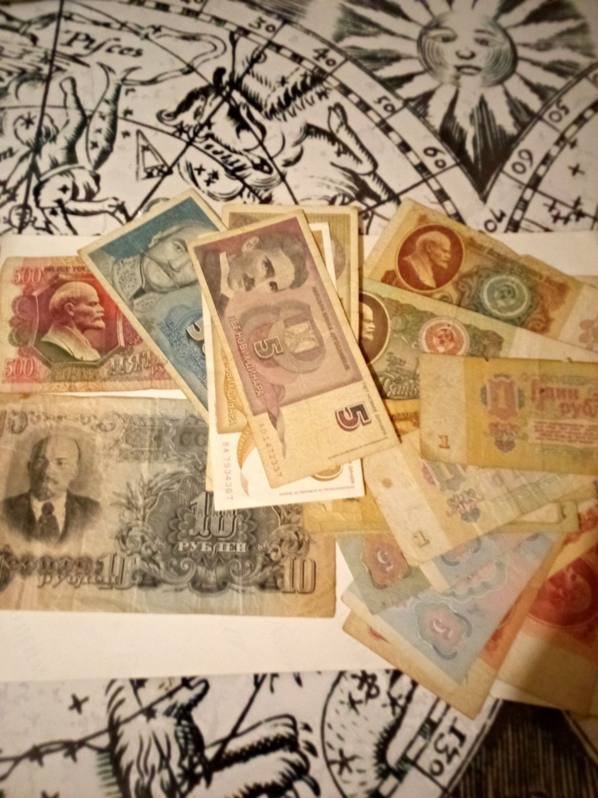 Продам старые деньги.