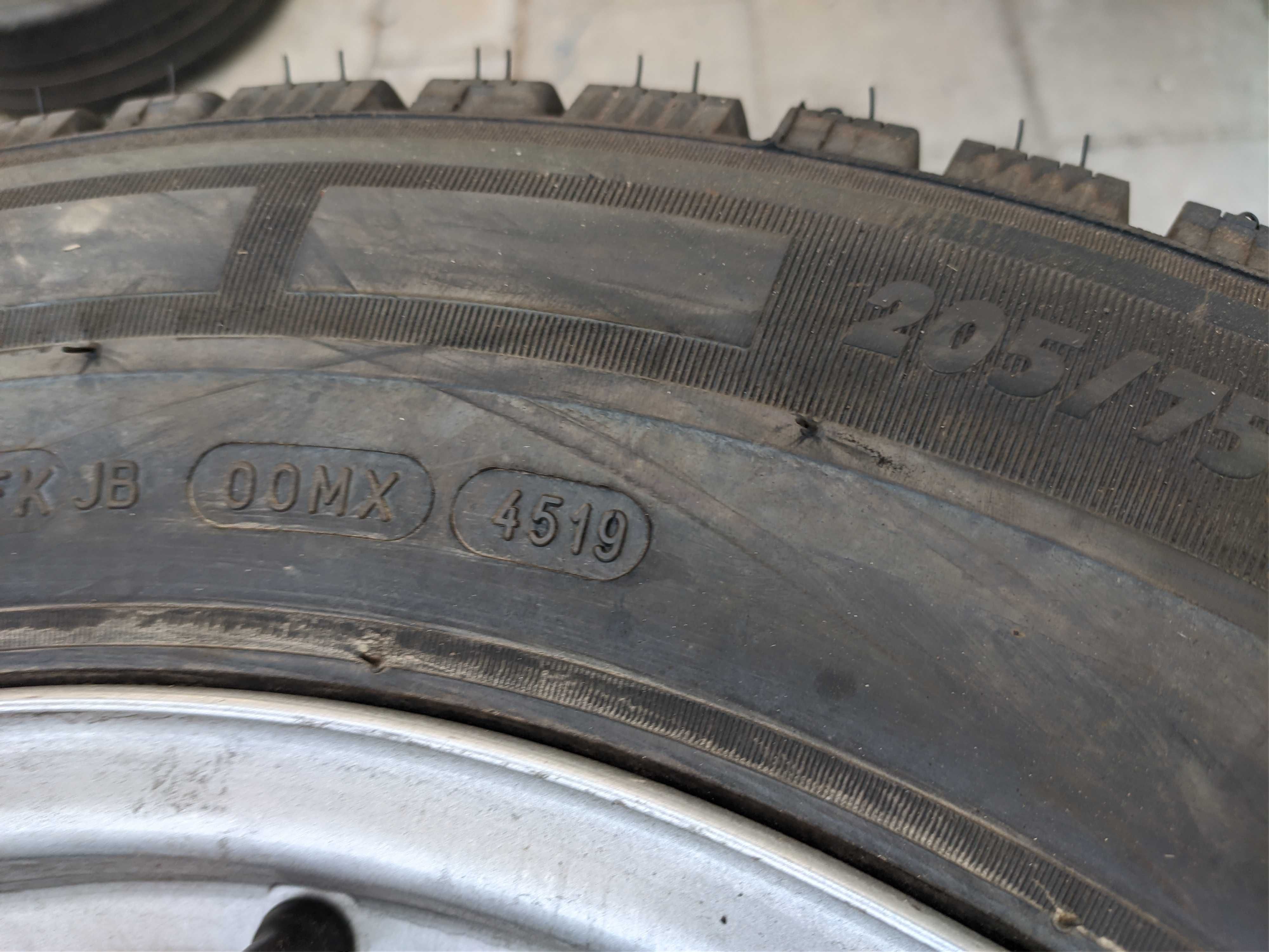 4бр Нови Демо зимни гуми 205 75 16 С - Michelin