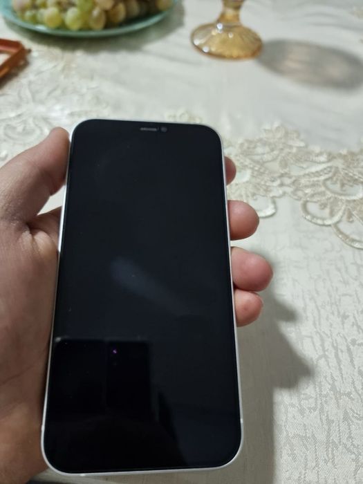 Iphone 12 64 gb  .