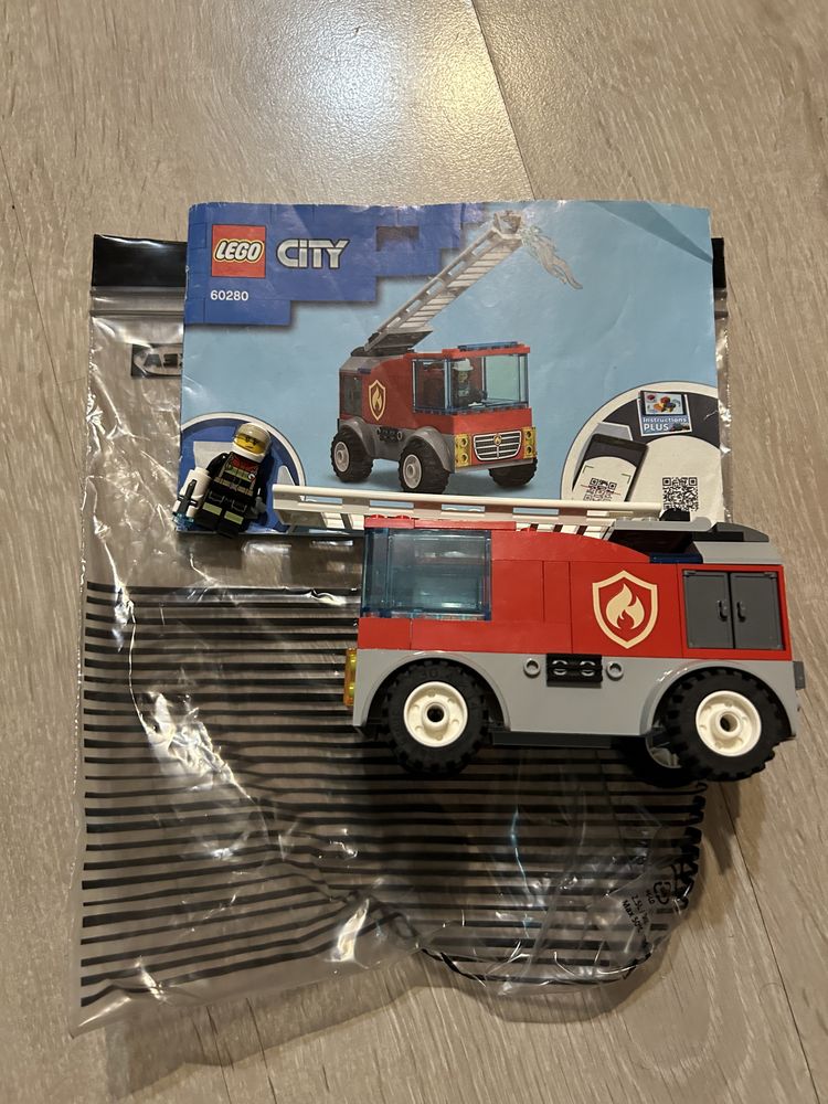 Lego City Firetruck 60280