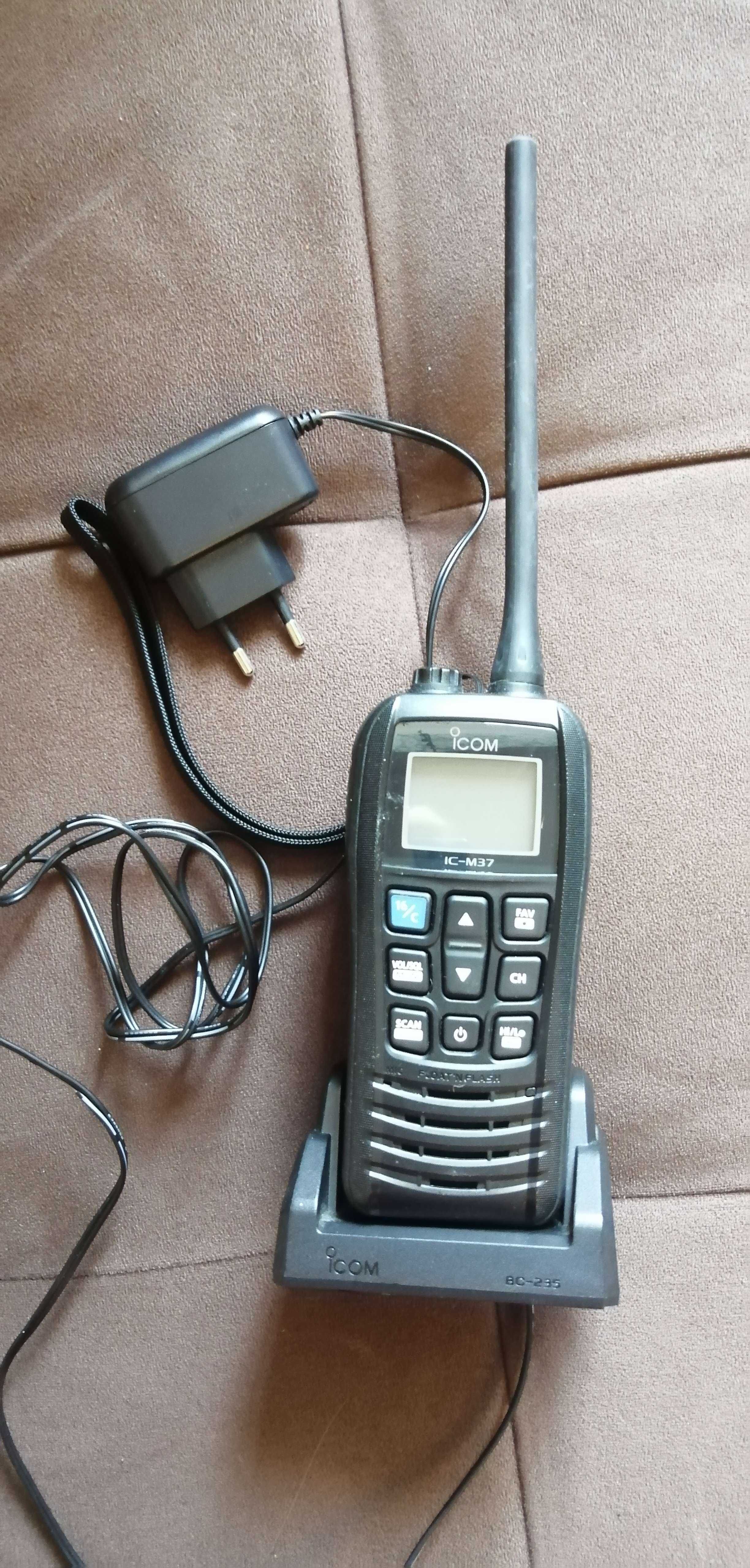 Професионално морско двупосочно радио ICOM IC-M37