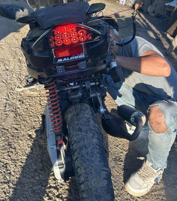 Vând scuter Yamaha aerox