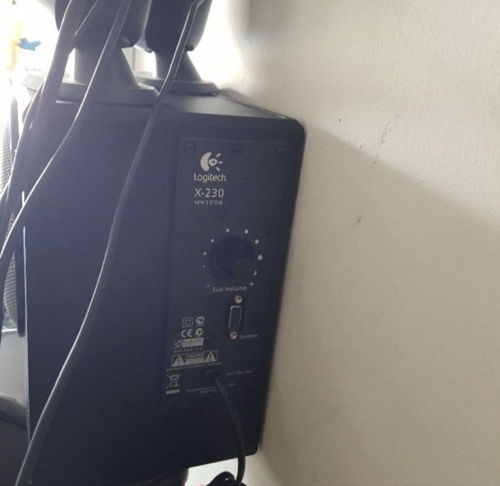 Vand subufar logitech X-230