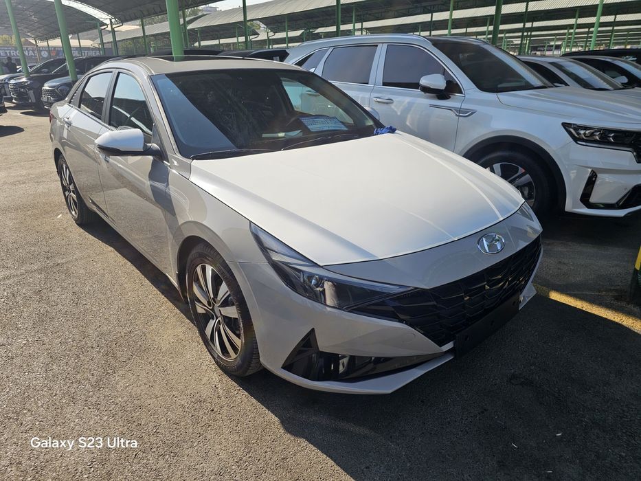 Hyundai Elantra  1.6 mator
