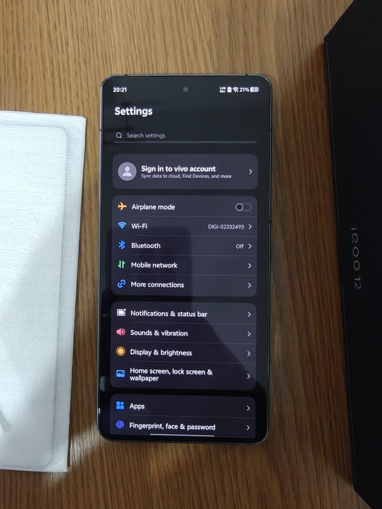 Vivo IQOO 12 - 12GB/256GB Android 15 Snapdragon 8 gen 3