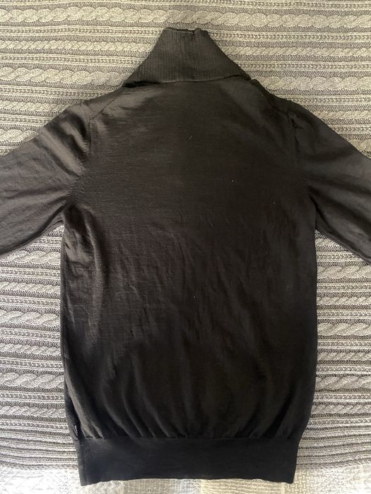 Hugo Boss пуловер от меринова вълна (мъжки, L размер)