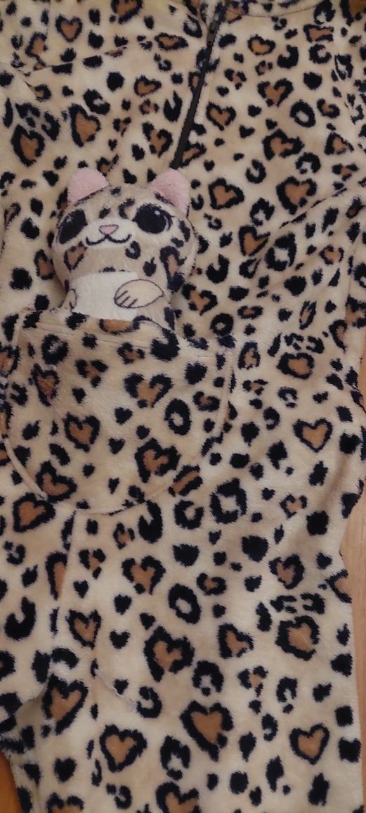 Pijama ghepard pufos 6-8 ani si jucarie