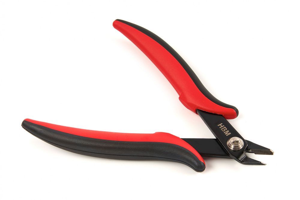 Cleste taiere in diagonala