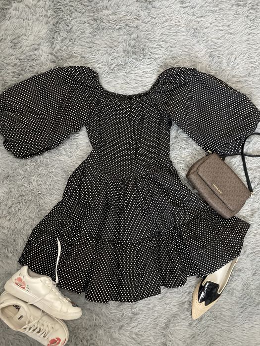 Девочи налетайте . Стильные вещи , бренд , дешево ! М-л