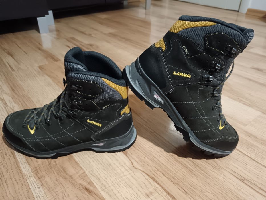 LOWA Vantage GTX Mid