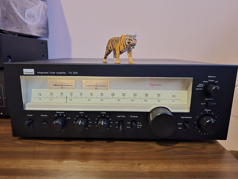 Sansui TA-300. Frumusețe Hi-Fi. Un vintage de calibru. Preț fix !