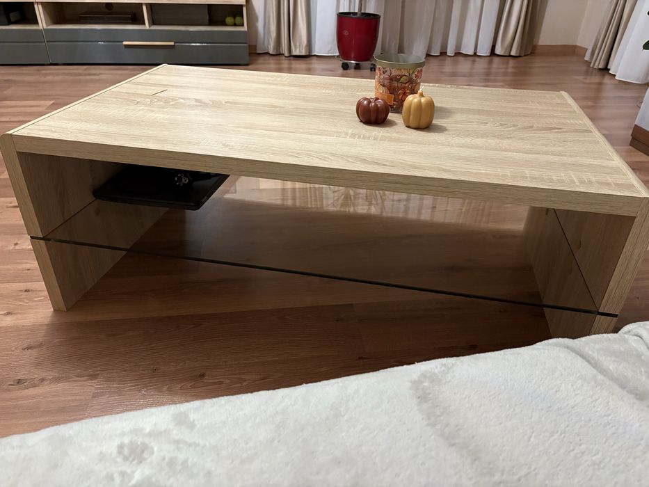 Vand urgent mobila si masa de living